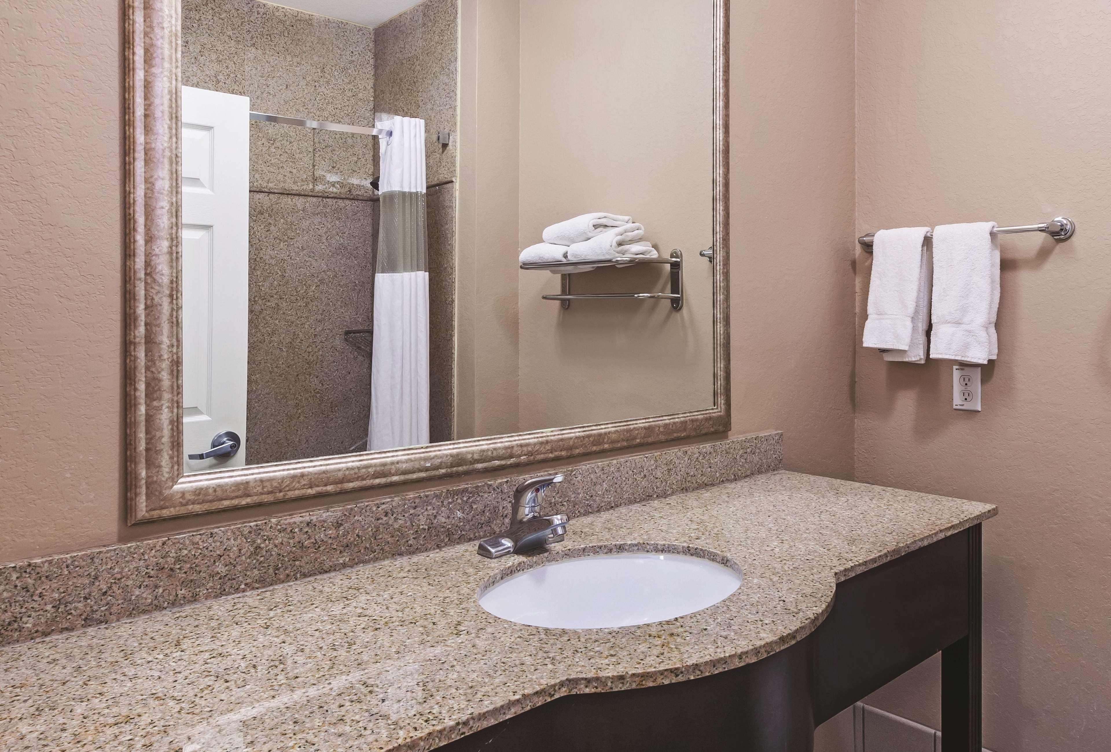 La Quinta By Wyndham Pearland Hotel Kültér fotó